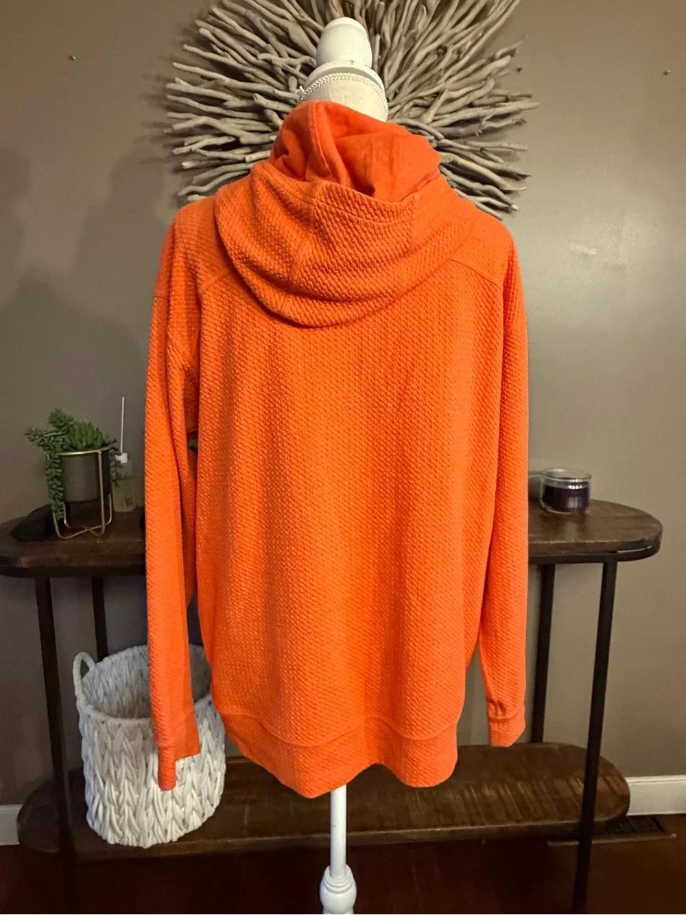 Lululemon sweatshirt in Orange